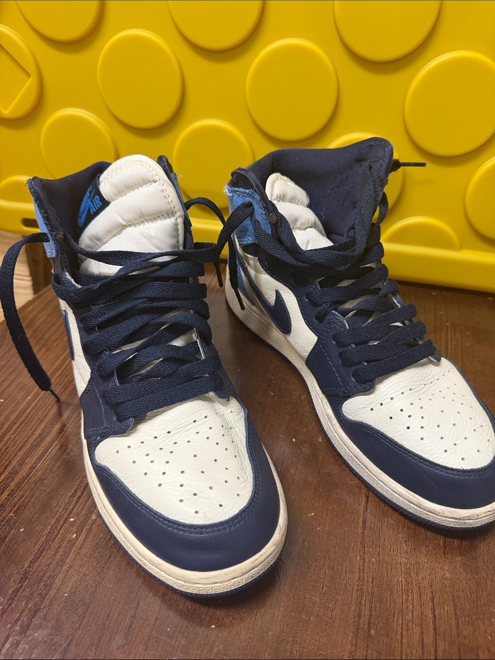 Nike kid’s High-Top Sneakers in Navy & White Size 7